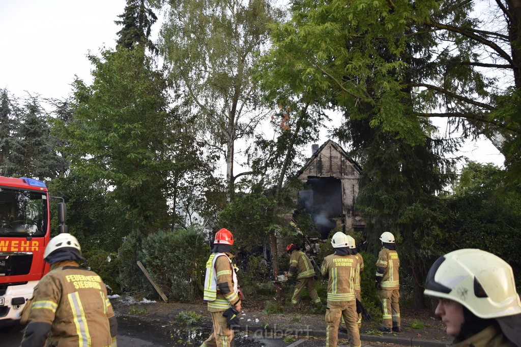 Grossfeuer Einfamilienhaus Siegburg Muehlengrabenstr P0848.JPG - Miklos Laubert